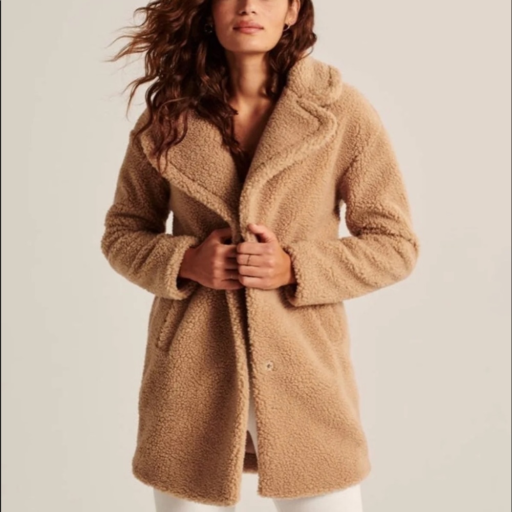 NWT Abercrombie and Fairchild teddy Sherpa coat jacket! Size medium